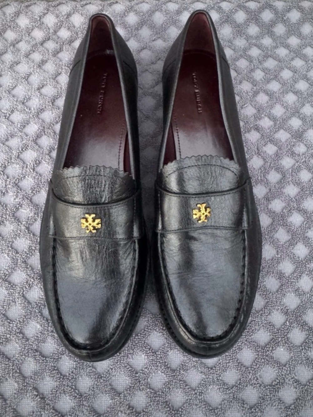 Tory Burch Black Leather Women's Loafers with Gold Logo
